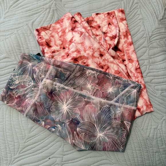 2 Pairs of Floral Leggings - Picture 1 of 7